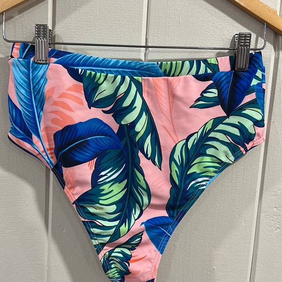 Long Sleeve two piece pink and blue flower print bathing suit with built in bra - Picture 9 of 11